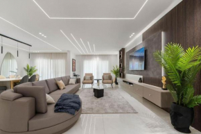 3-Bedroom Serviced Apartment with Pool & Balcony